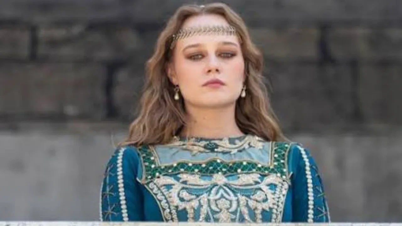 Aşk ve Taht'ın Destina'sı Merjem Siljak'tan Meryem Uzerli itirafı: “Ben de fanıyım”