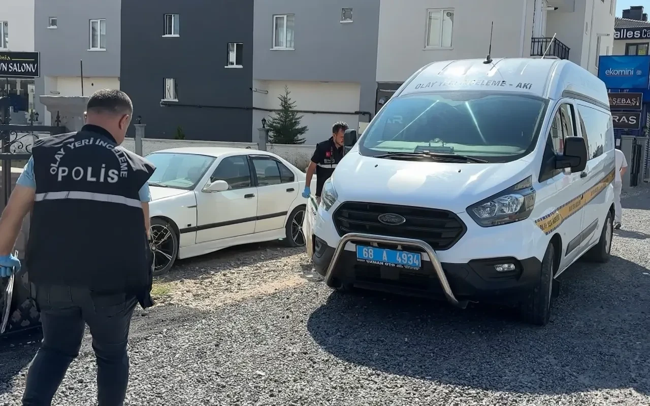 Aynı hattın iki şoförü durakta birbirine girdi: Yolcu alma kavgasında otobüse ateş açıldı