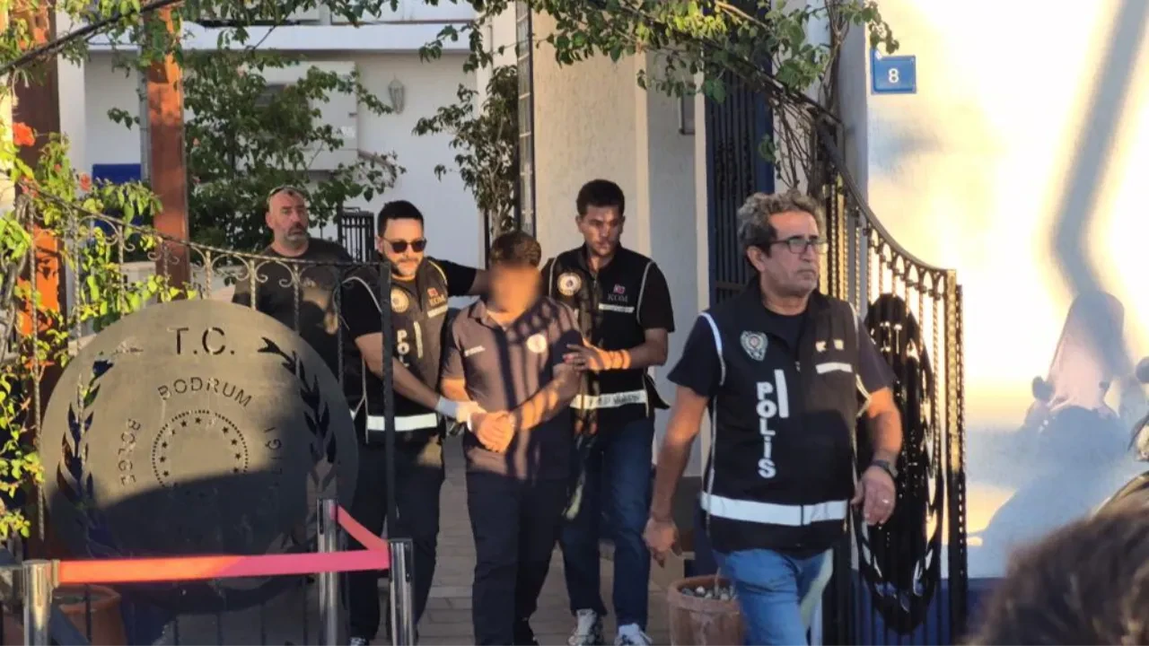 Bodrum Bölge Liman Başkanı rüşvet soruşturması kapsamında suçüstü yakalanarak gözaltına alındı