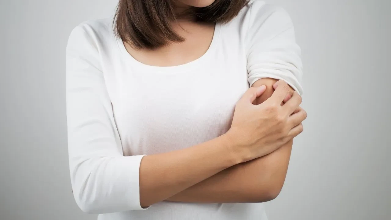 Boyun ağrısı neden geçmez? Boyun ağrısı kola vuruyorsa dikkat