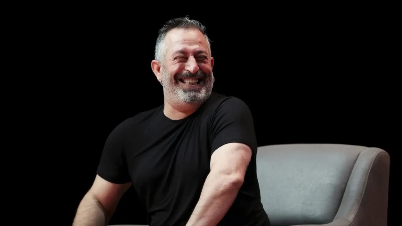Cem Yılmaz'dan esprili sanayi paylaşımı! “Stressiz işe girdim”