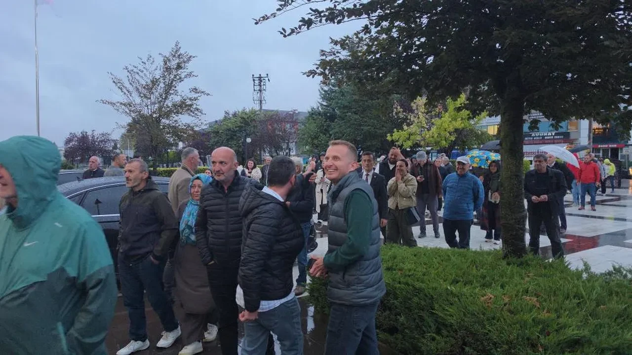 CHP'li eski Akçakoca Belediye Başkanı Fikret Albayrak tahliye edildi