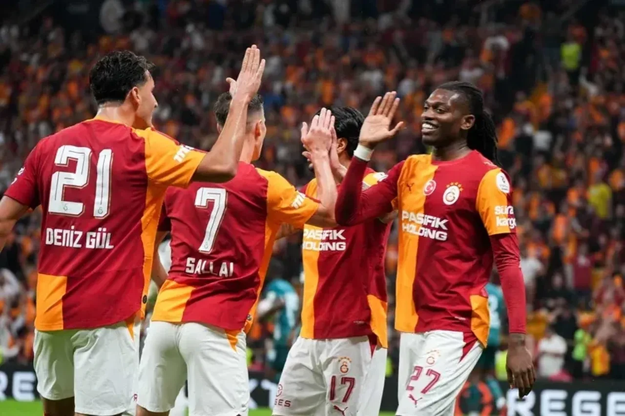 Galatasaray’da milyonluk transferler suskun, savunma rekor kıra kıra çöktü: 4 milyarlık bütçe ağları bulamadı!