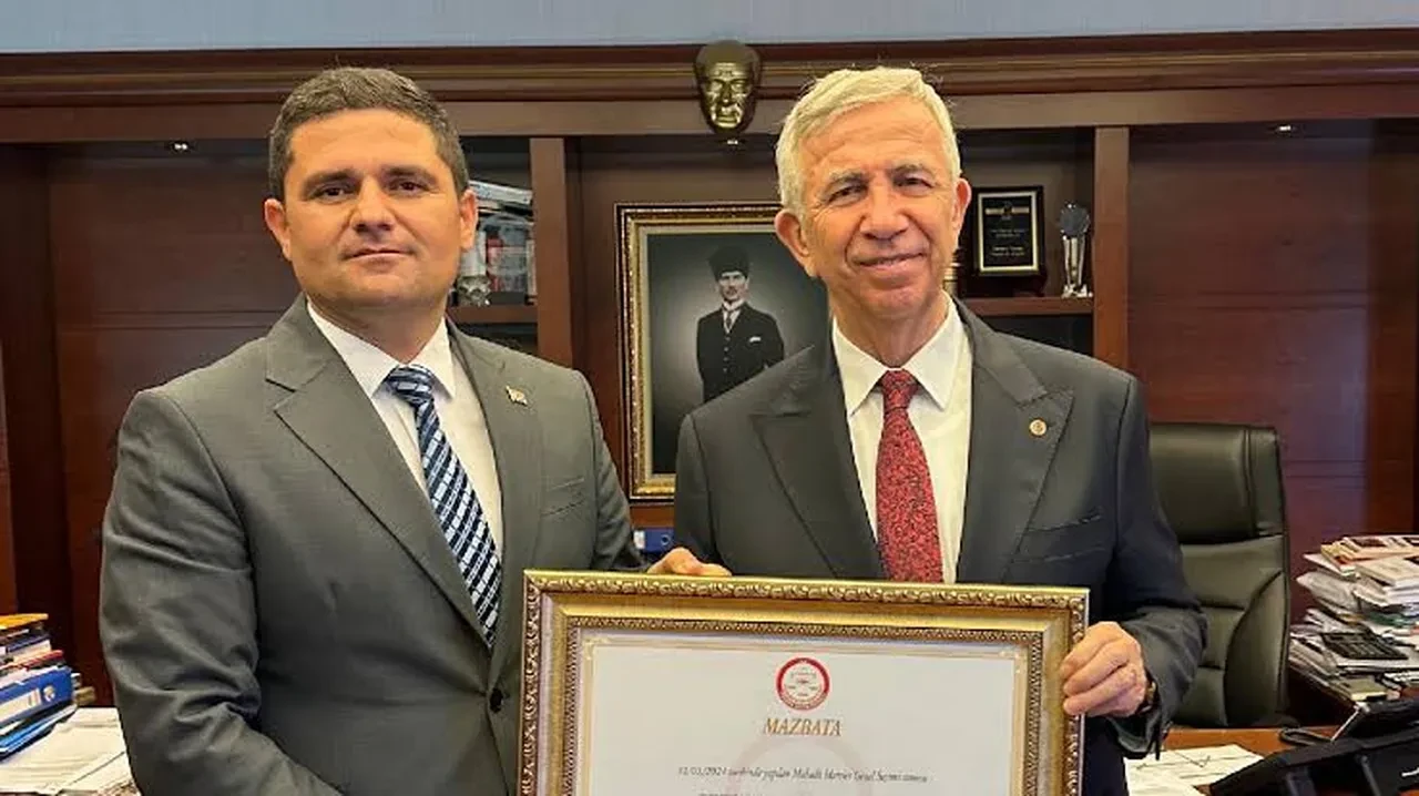 Mansur Yavaş'tan sonra CHP'de peş peşe istifalar: Yedi belediye başkanı daha ayrıldı