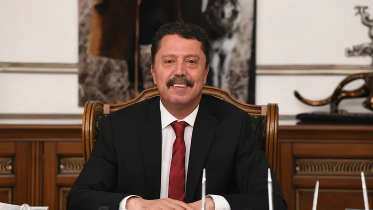 Mansur Yavaş'tan sonra CHP'de peş peşe istifalar: Yedi belediye başkanı daha ayrıldı
