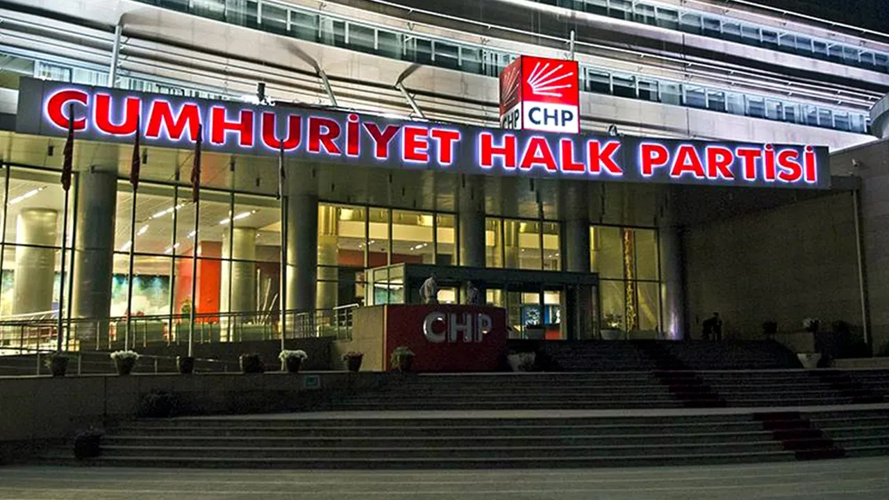 Mansur Yavaş'tan sonra CHP'de peş peşe istifalar: Dört belediye başkanı daha ayrıldı