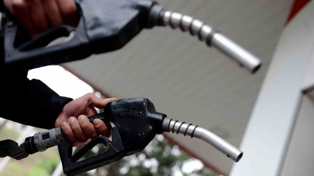 Mazota indirim var mı, ne zaman gelecek? 24 Eylül bu gece benzine, motorine indirim var mı?