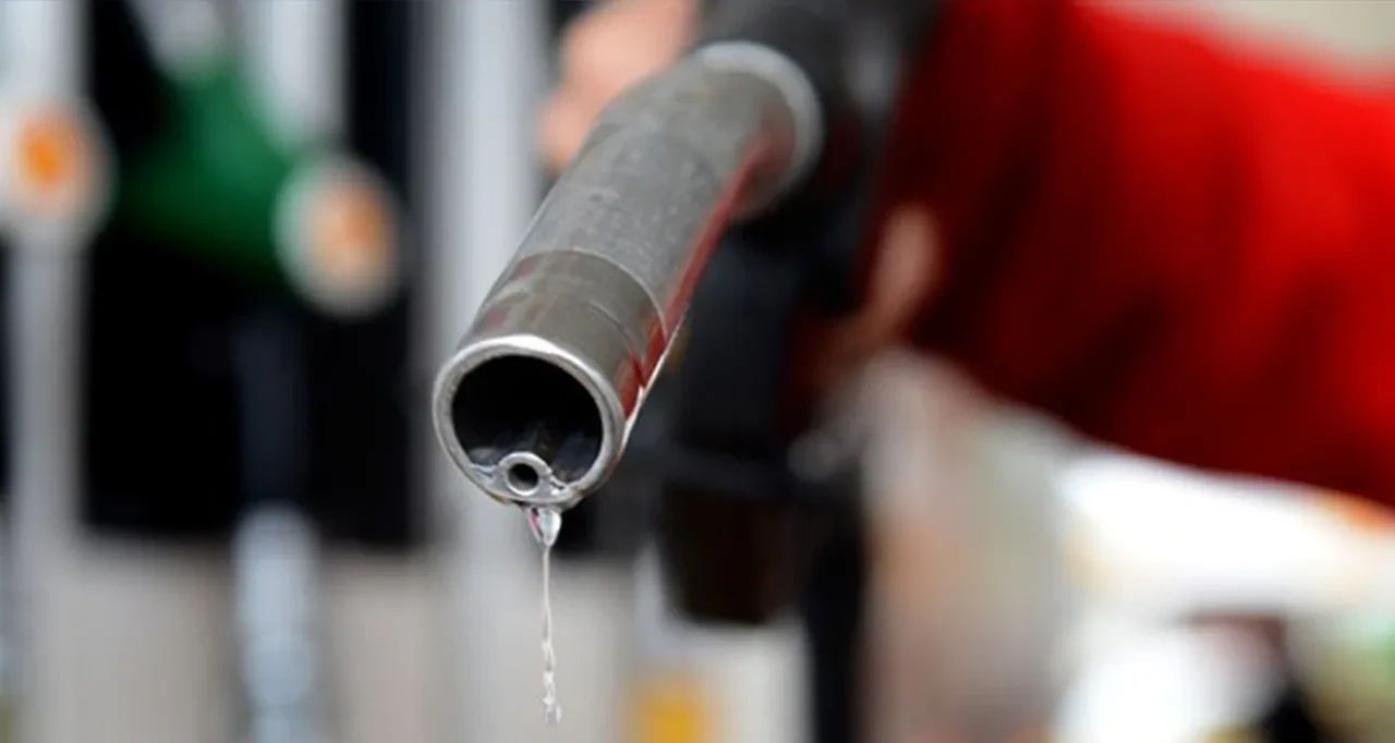 Mazota indirim var mı, ne zaman gelecek? 24 Eylül bu gece benzine, motorine indirim var mı?