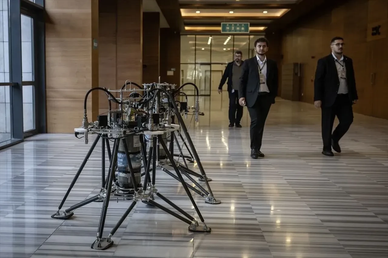TEKNOFEST birincisi gençlerden Ay’a iniş için kritik hamle! Prototip tamamlandı
