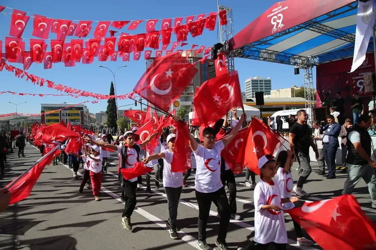 29 Ekim hangi güne denk geliyor? 28-29 Ekim tatil mi, kaç gün tatil olacak?