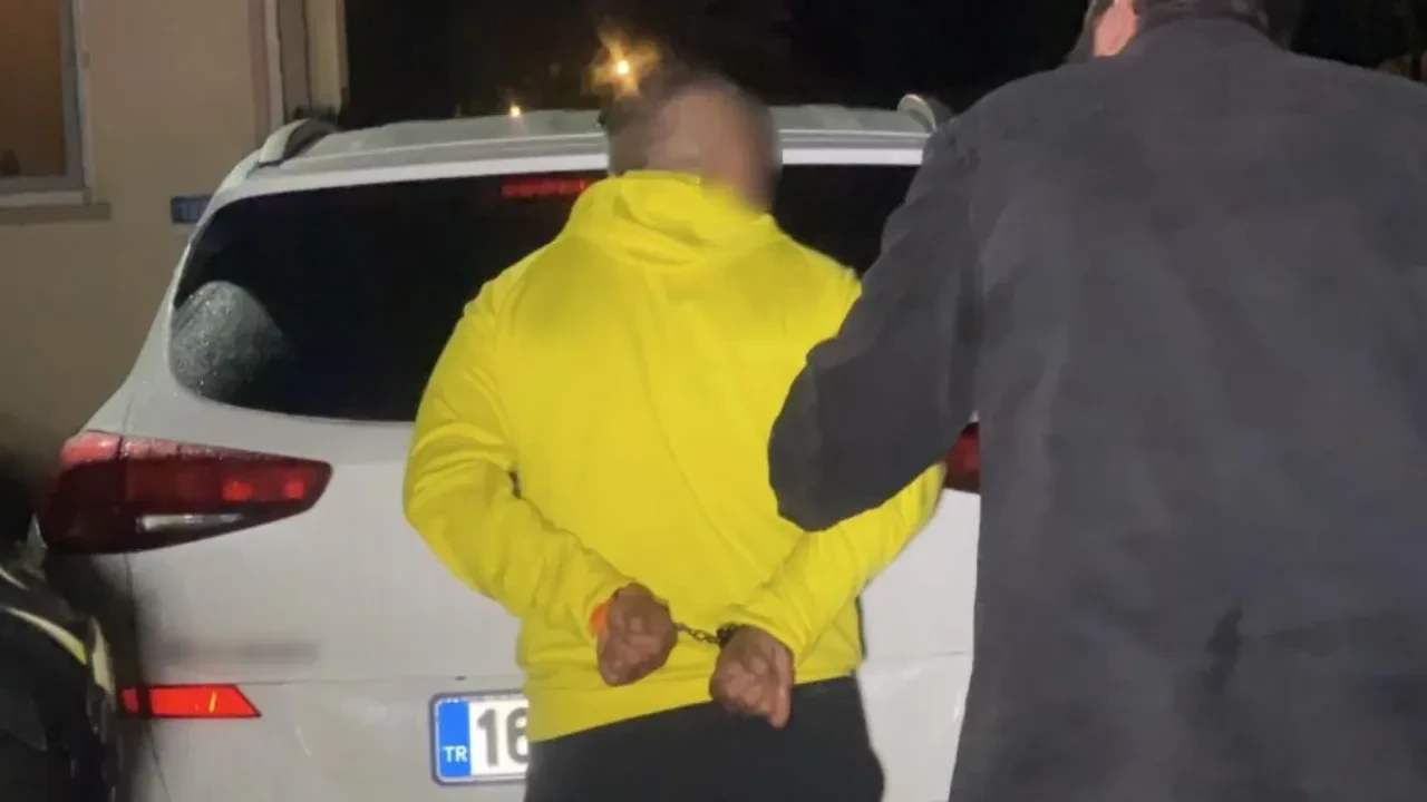 Alkollü maganda sokakları birbirine kattı: Polisin ne 'dur' ihtarına ne de uyarı ateşine aldırmadı