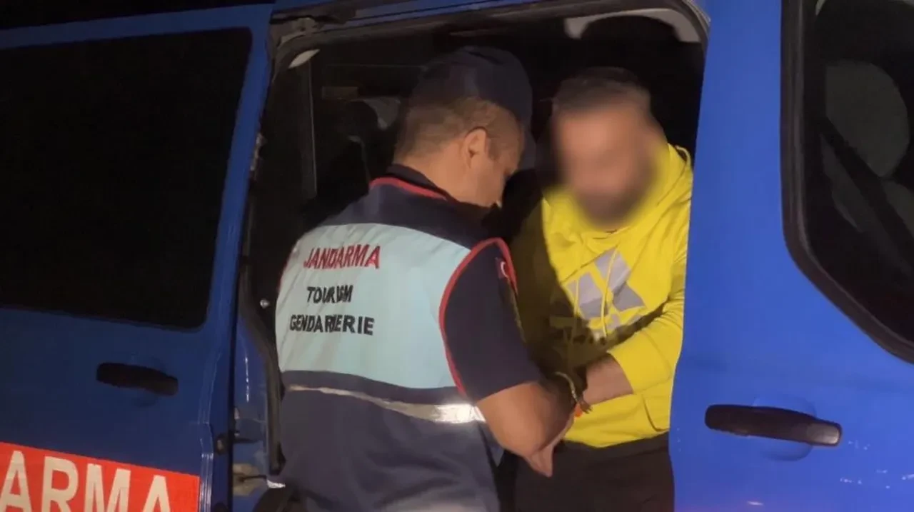 Alkollü maganda sokakları birbirine kattı: Polisin ne 'dur' ihtarına ne de uyarı ateşine aldırmadı
