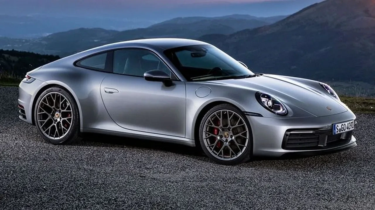PORSCHE 911
