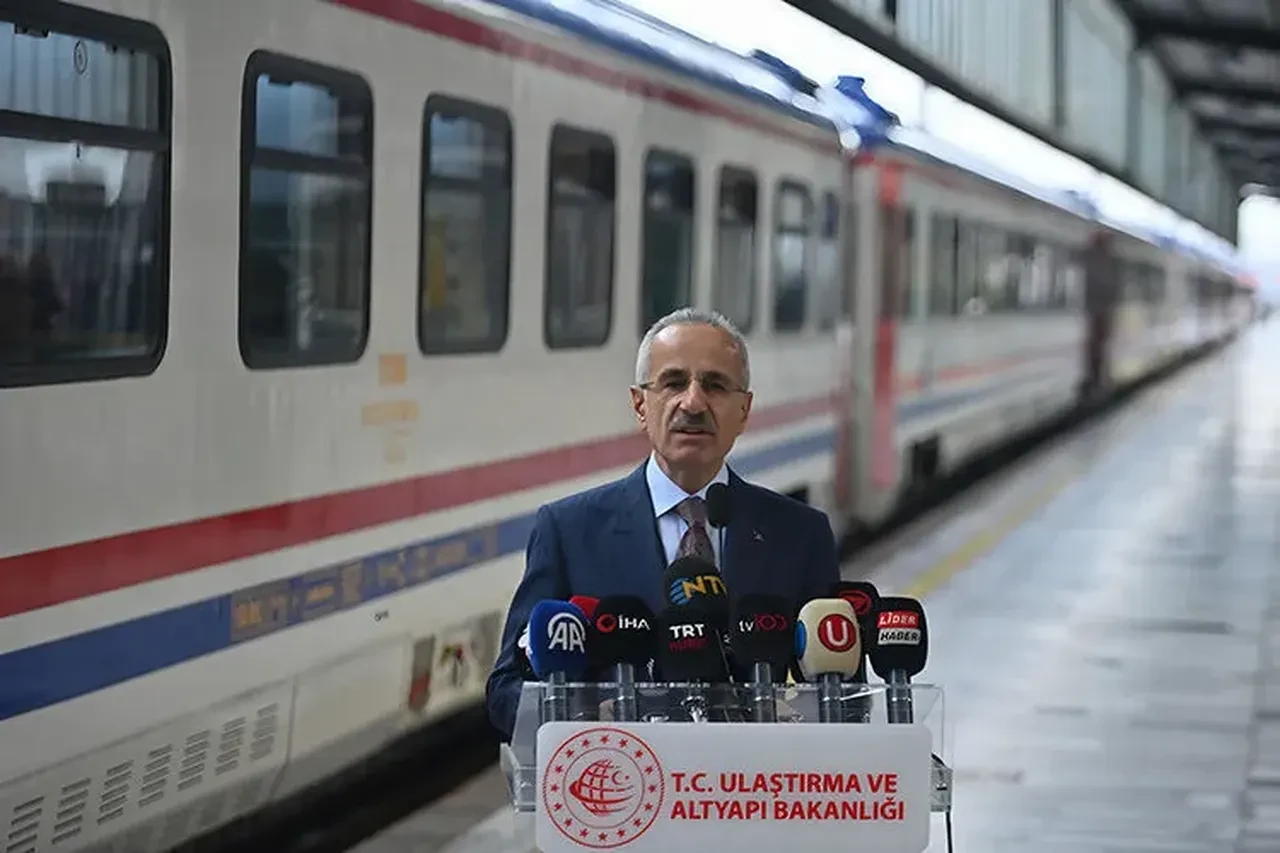 Bakan Uraloğlu duyurdu: Efsane tren Orient Express 30 Eylül'de İstanbul’da