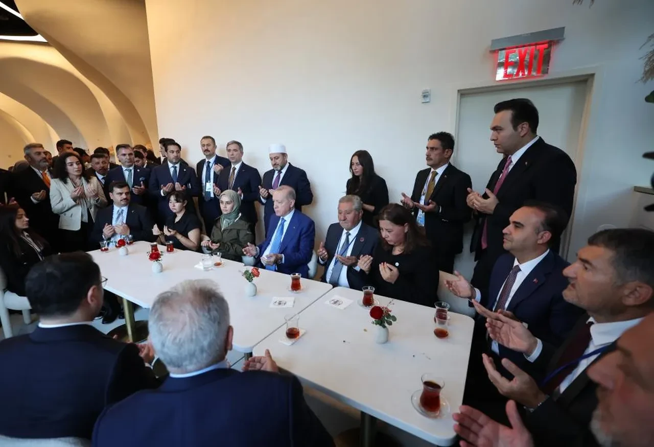 Cumhurbaşkanı Erdoğan New York’ta Türk pastanesini ziyaret etti