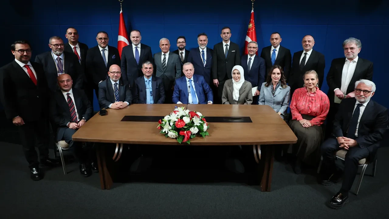Cumhurbaşkanı Erdoğan'dan fon soruşturmasıyla ilgili Türkevi'nde açıklama: Türkiye ekonomisine yönelik risk yok, sorumlulardan hesabı sorulacak