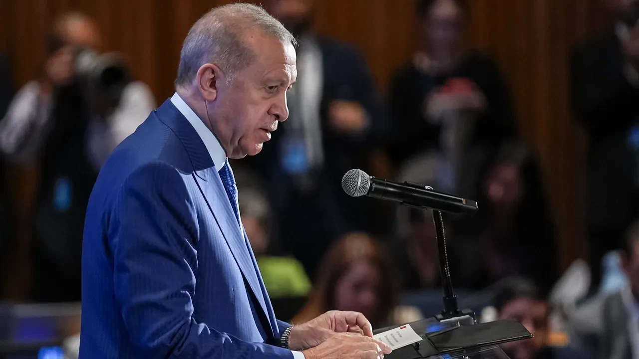 Cumhurbaşkanı Erdoğan'dan fon soruşturmasıyla ilgili açıklama: Türkiye ekonomisine yönelik risk yok, sorumlulardan hesap sorulacak
