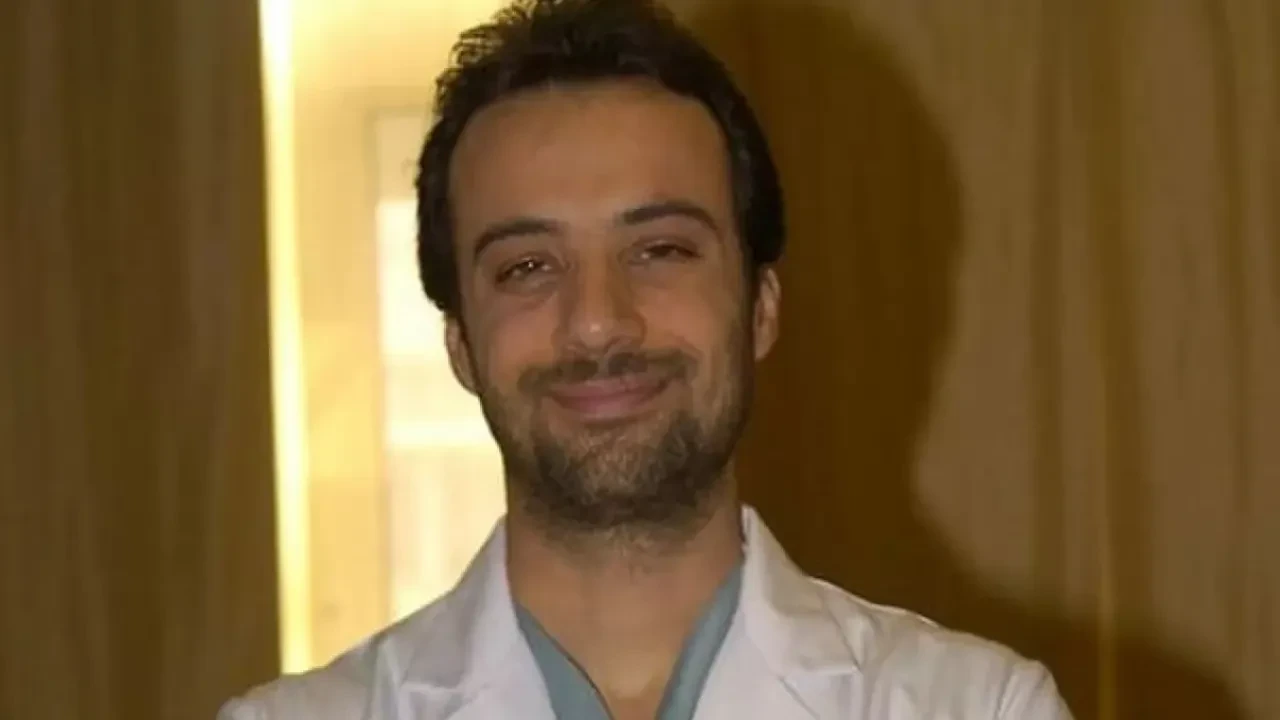 Devrim Nas’ın Tuzlu Kahve paylaşımı kafaları karıştırdı! Doktorlar’ın Arslan’ı Tuzlu Kahve’ye mi konuk oluyor? 