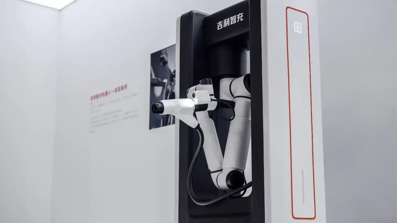Elektrikli otomobiller 4,5 dakikada şarj olacak: Çinli Geely rekor kırdı