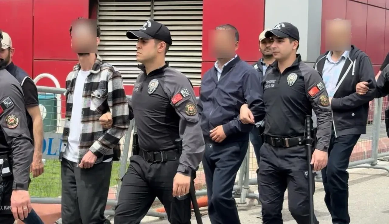 FETÖ'nün Gaziantep'te yeniden yapılanması davasında eski Naksan Holding sahibi Taner Nakıboğlu'na beraat