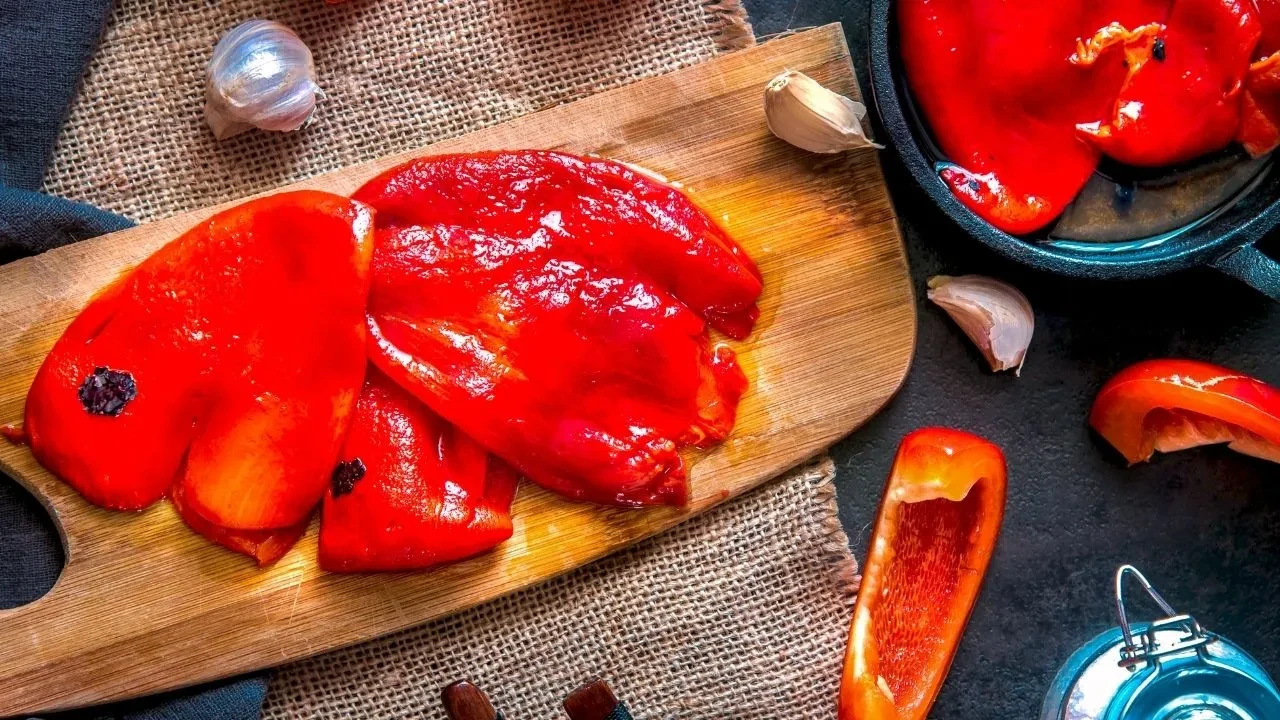 Fırında kapya biber közleme! Közlenmiş kapya biber buzlukta nasıl saklanır?