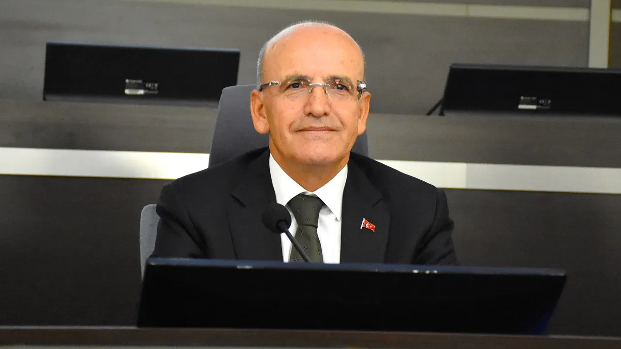 Mehmet Şimşek'ten istifa edeceği iddiasına cevap: Ülkemizin ekonomik istikrarını hedef alıyorlar