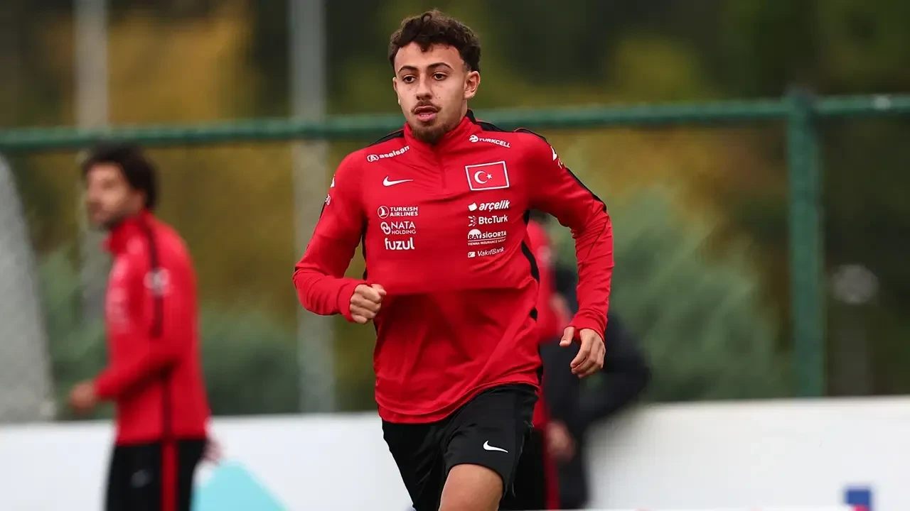 TFF resmen duyurdu: Beşiktaş'ın yıldızı İlhan Fakılı A Milli Takım kampından ayrıldı!