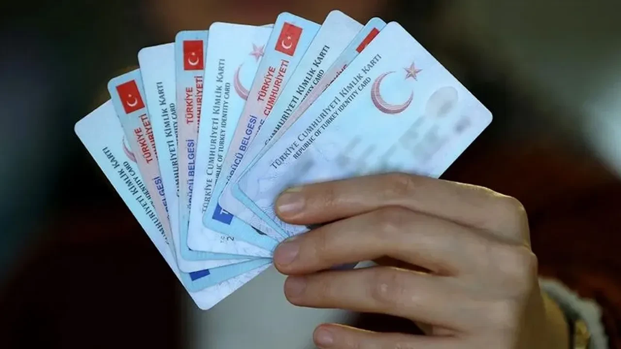 Usulsüz vatandaşlık soruşturmasında 26 şüpheli tutuklandı