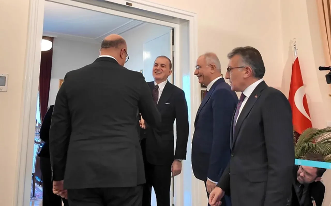 AK Parti yeni anayasa için siyasi parti turlarına başlıyor