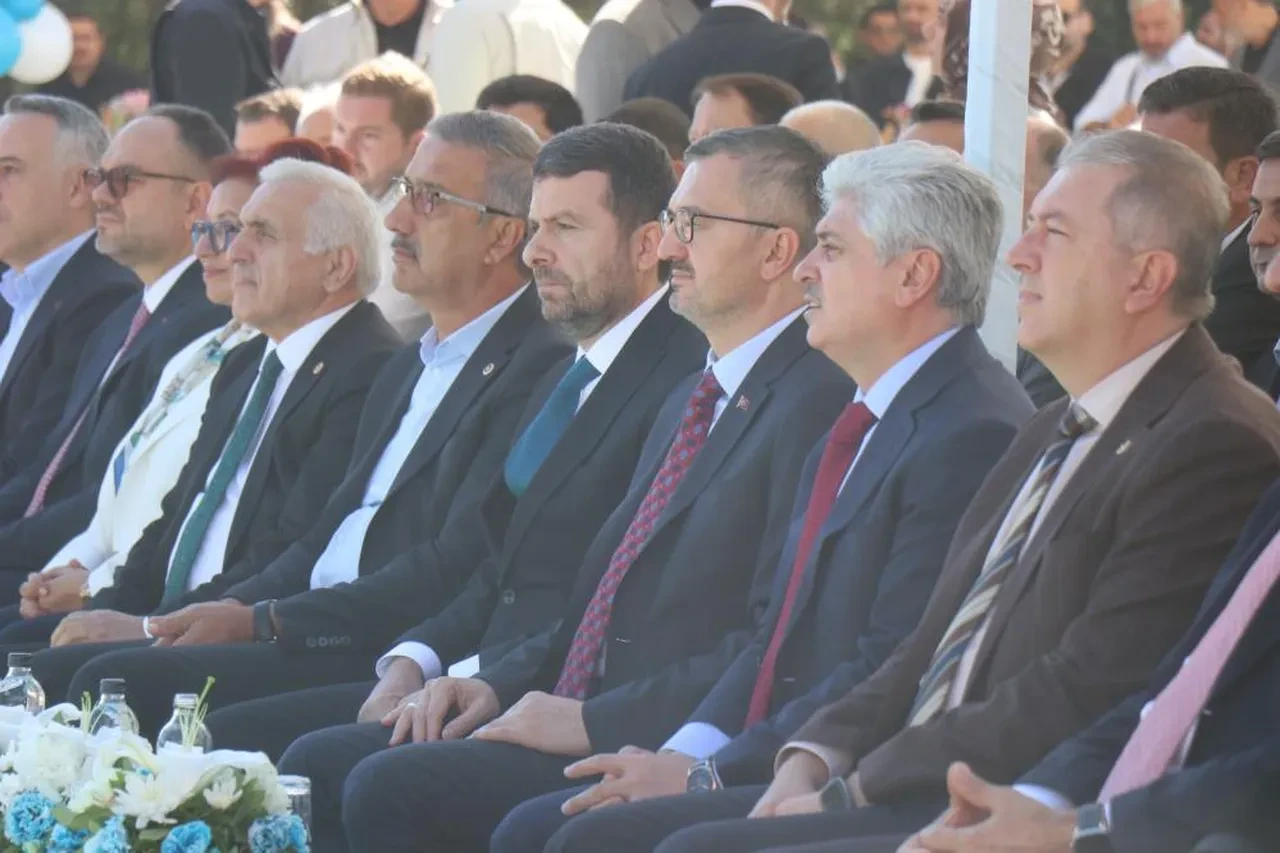 BİK Genel Müdürü Çay: "Basın kuruluşlarımıza 8 ayda 5 milyar 258 milyon liranın üzerinde resmi ilan ve reklam desteği sağladık"
