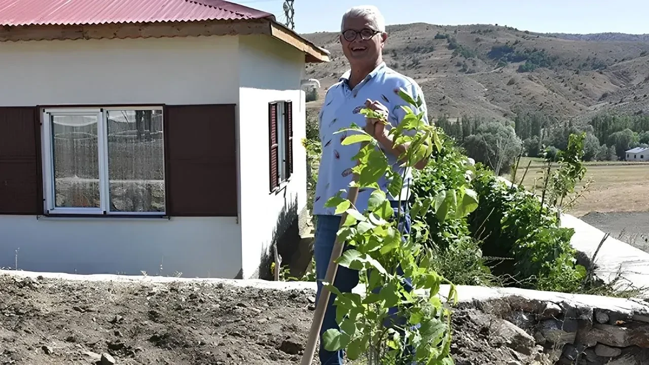 Bir dönemin Mankenler Kralı Engin Koç’un şimdiki hayatı şaşırttı! Köyüne yerleşti