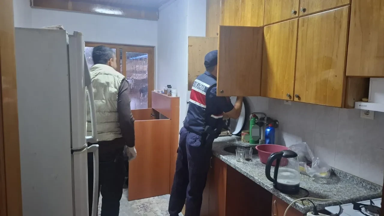 Burdur merkezli 2 ilde 566 milyon TL'lik bahis operasyonu: 11 şüpheliye gözaltı