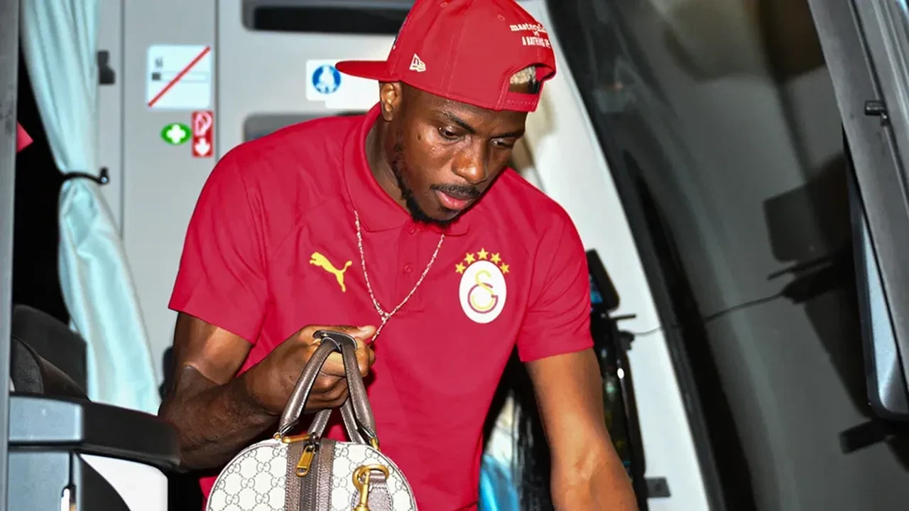 Galatasaray'da Victor Osimhen sürprizi! Okan Buruk kararını verdi: Sahalara dönüş tarihi belli oldu
