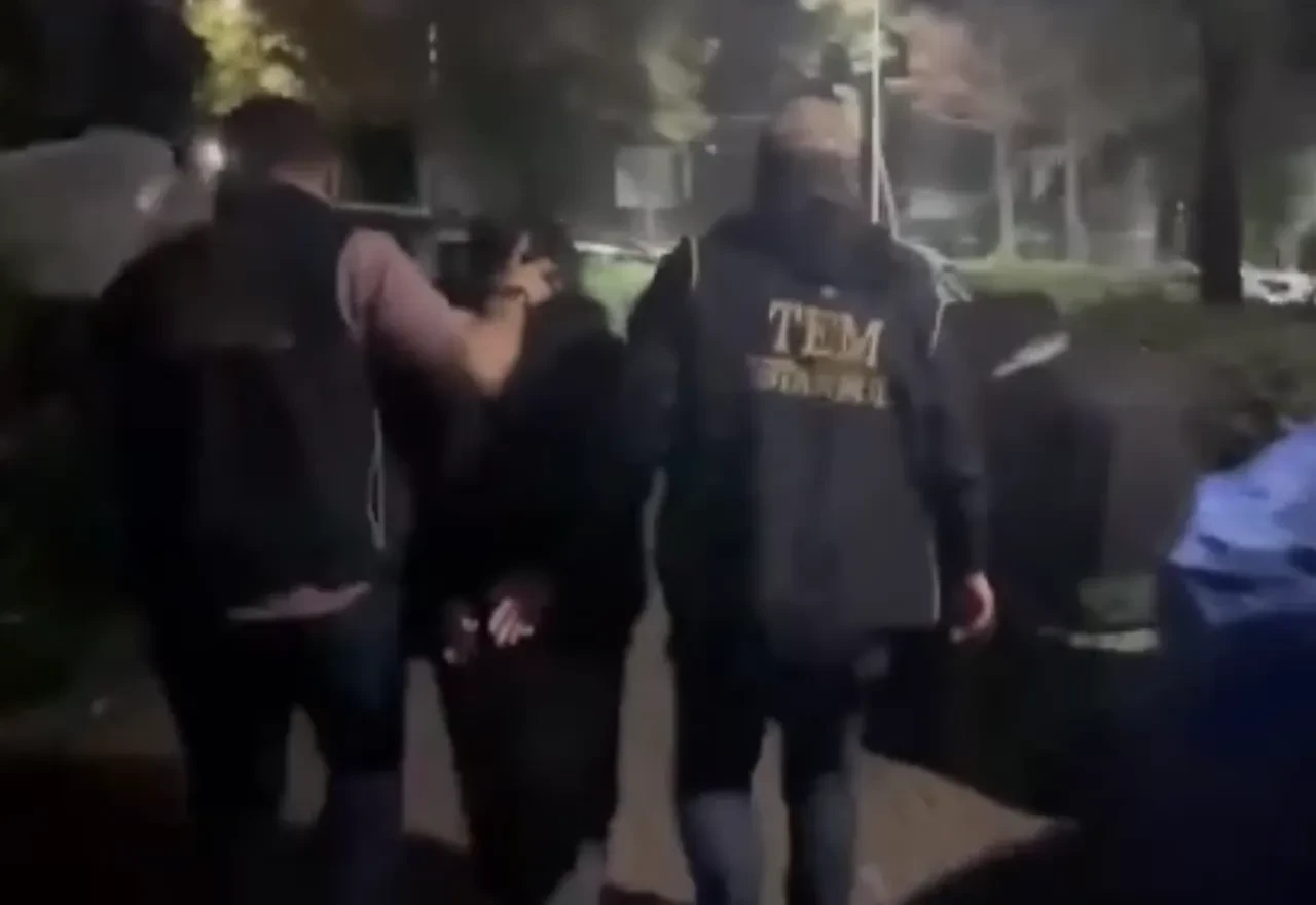 İstanbul'da terör örgütlerine eş zamanlı operasyon: 11 gözaltı