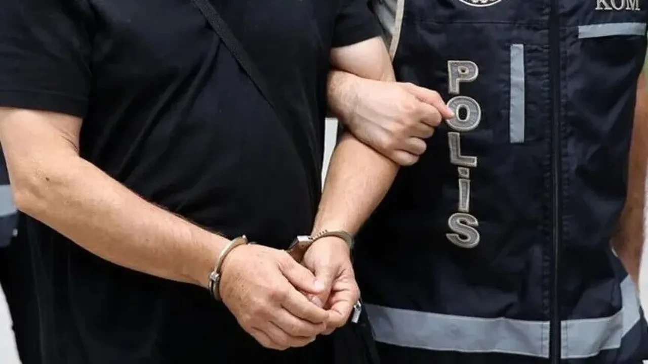 Manisa merkezli 12 ilde siber dolandırıcılık operasyonu! 103 milyon TL'lik işlem tespit edildi, 14 kişi tutuklandı