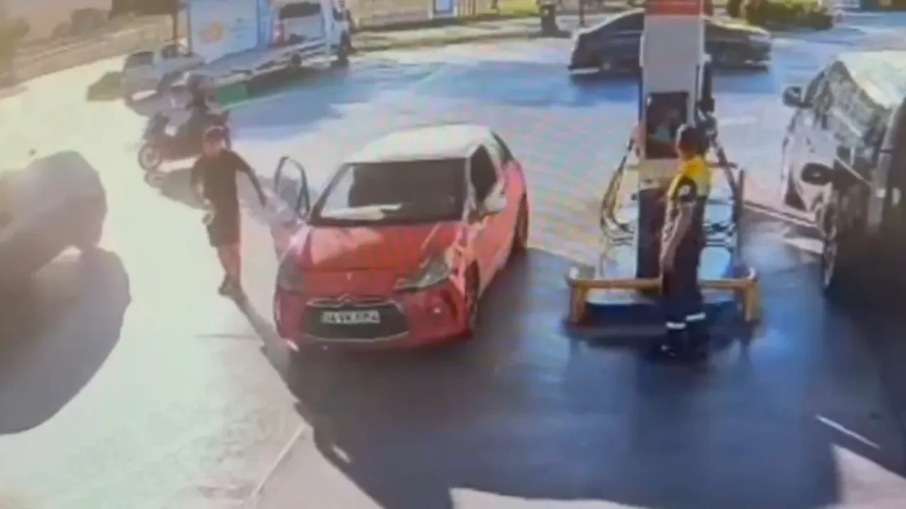 Milyonlarca lira vurgun: Şüphelinin para dolu poşeti aldığı anlar kameraya yansıdı