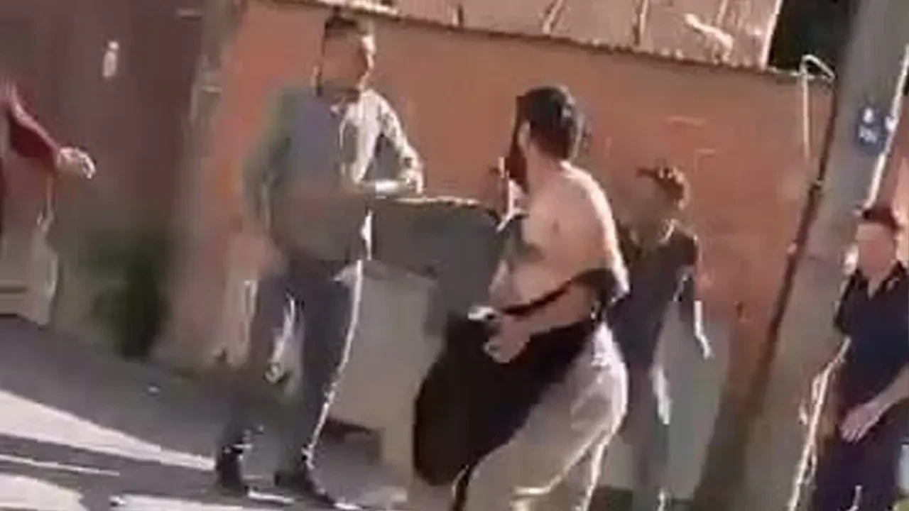 Müteahhit ile inşaat işçileri birbirine girdi: 8 kişi yaralı