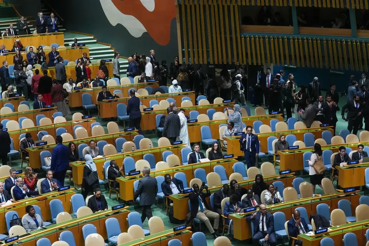 Netanyahu dünyayı bu cihazla tehdit etti! BM kürsüsünde boş salona konuşma yapmayı hazmedemedi