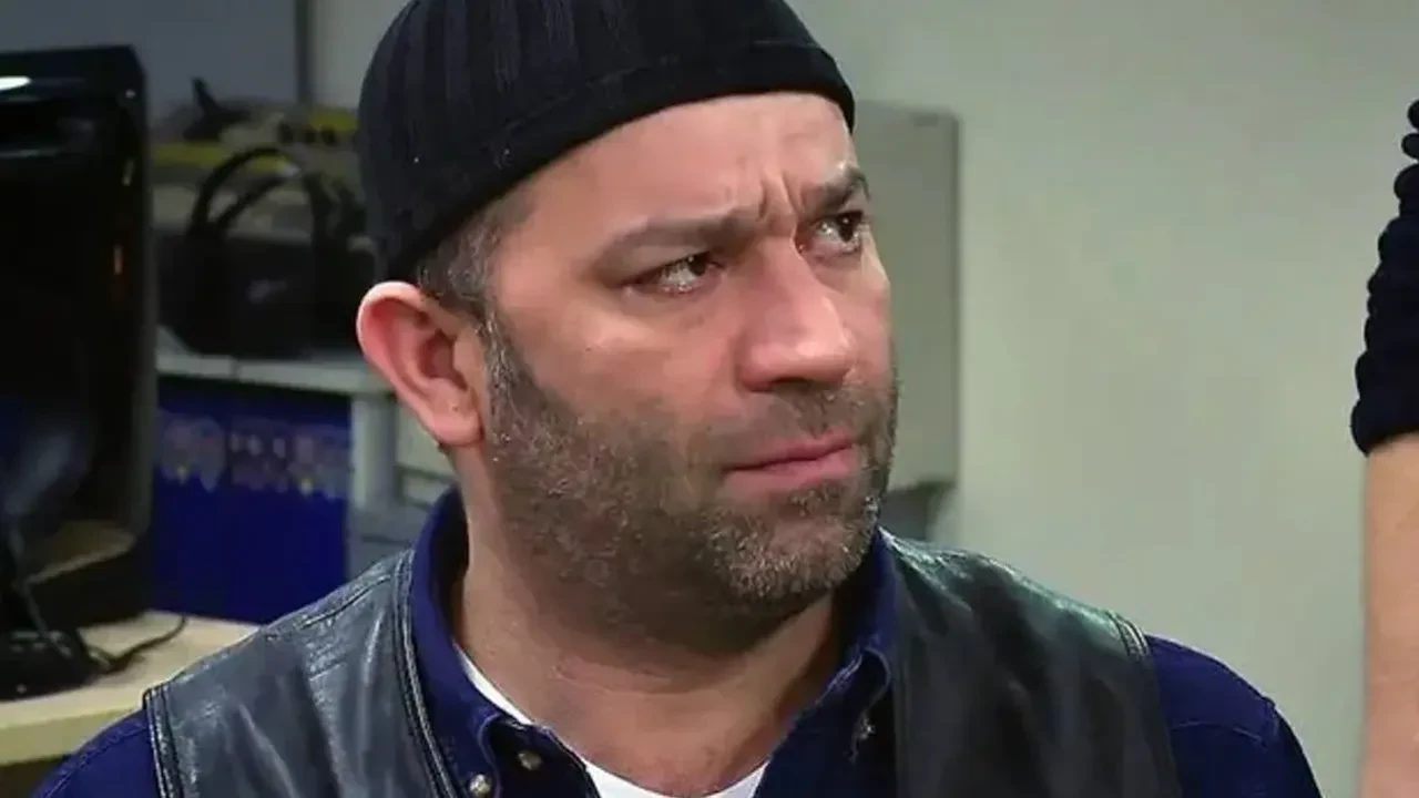 Şevket Çoruh’tan Arka Sokaklar yorumu! Mesut Komiser olarak hafızalara kazınmıştı!
