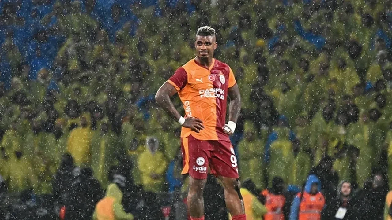 Trabzonspor hezimeti sonrası fatura kesildi! Okan Buruk'tan neşter: Sürpriz Lemina kararı
