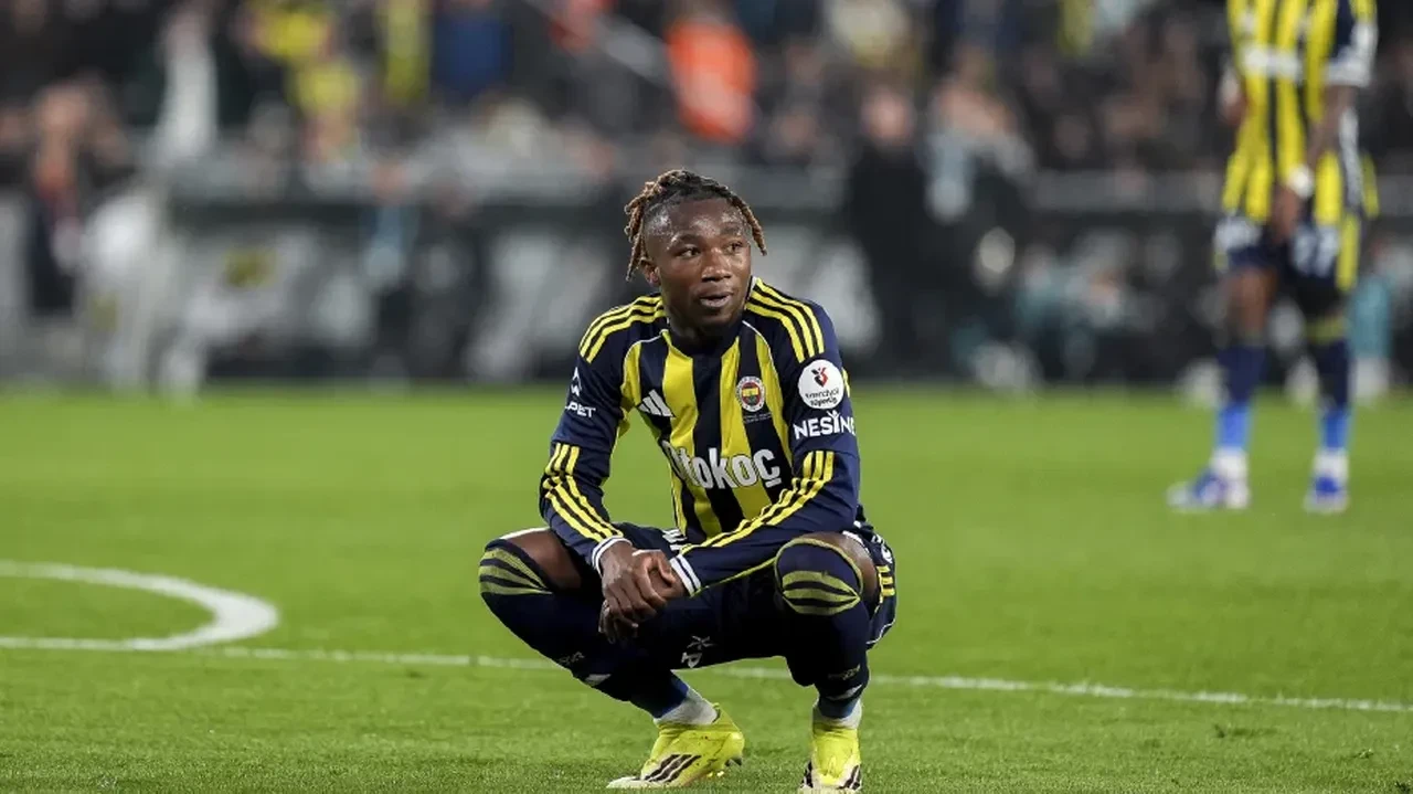 Fenerbahçe'de ayrılık! Yıldız isimden dikkat çeken sözler: 'Böyle devam ederse...'