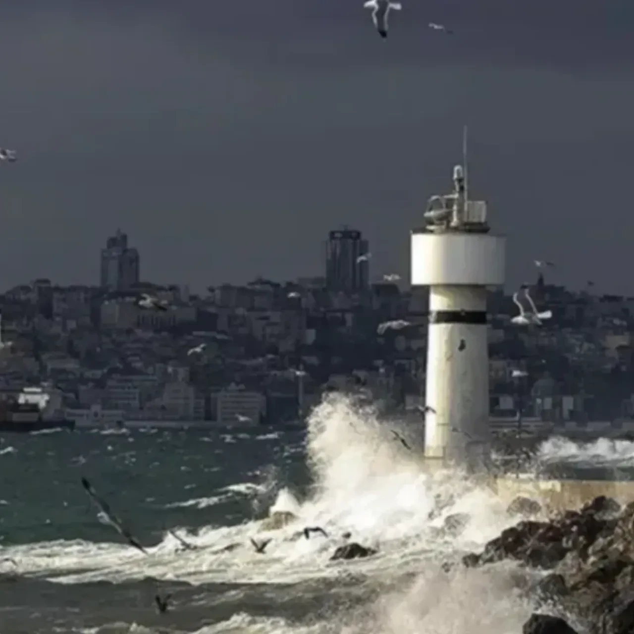 Marmara için fırtına alarmı: Meteoroloji saat verdi