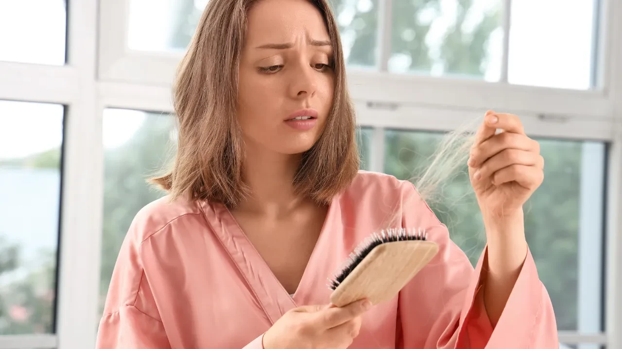Saç telleri neden incelir? Saç için kullanılması gereken vitaminler 