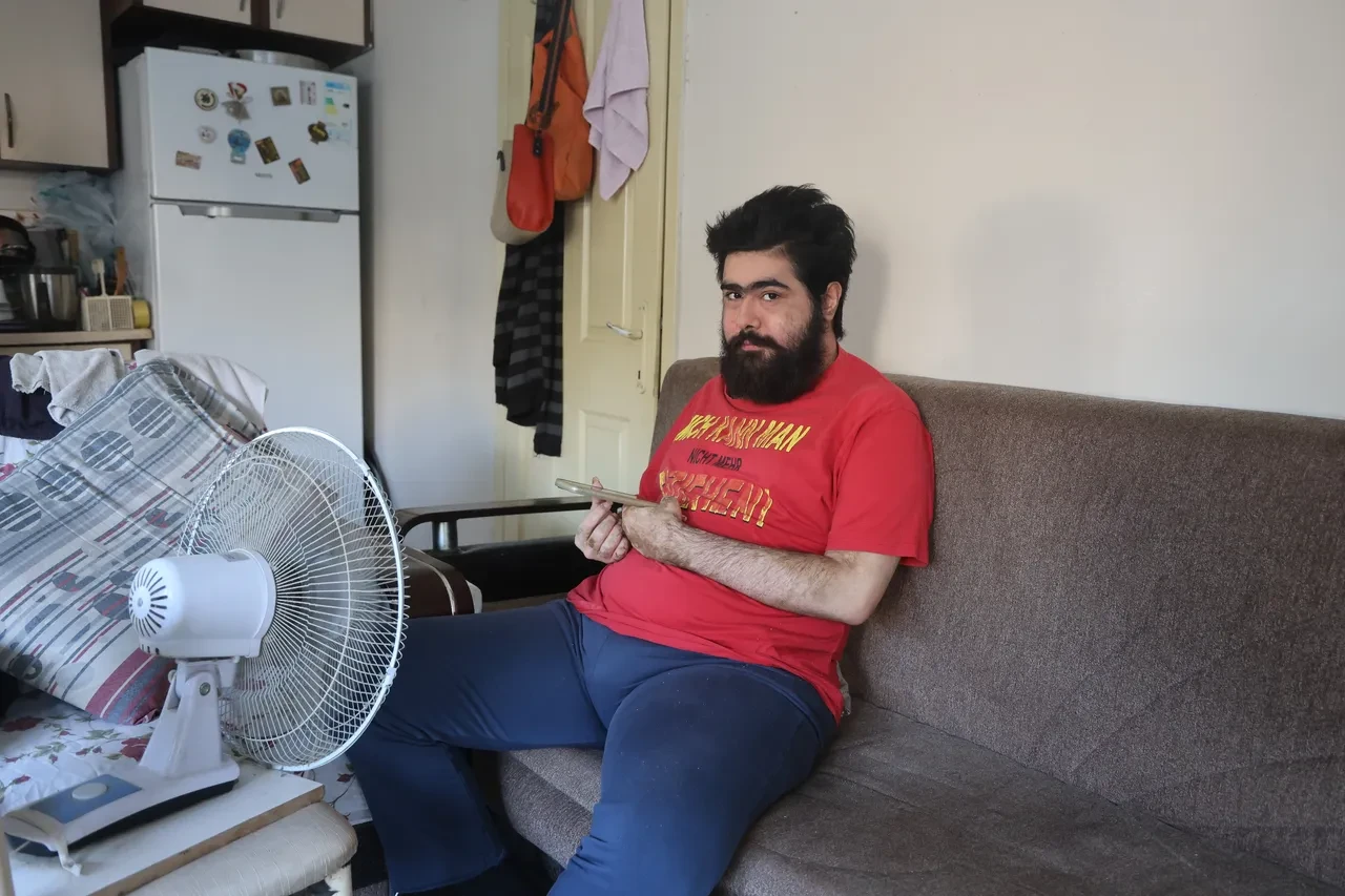 Yıllarca duş almamış, tırnaklarını kesmemişti! Barış Özbay'ın son hali yürek burktu