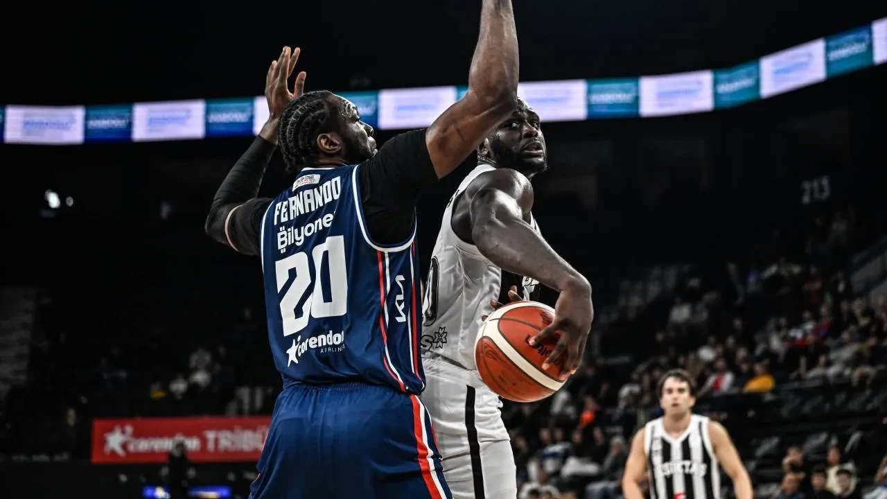 Anadolu Efes, sahasında Beşiktaş'ı mağlup etti! Lacivert-beyazlılardan 95-81'lik galibiyet
