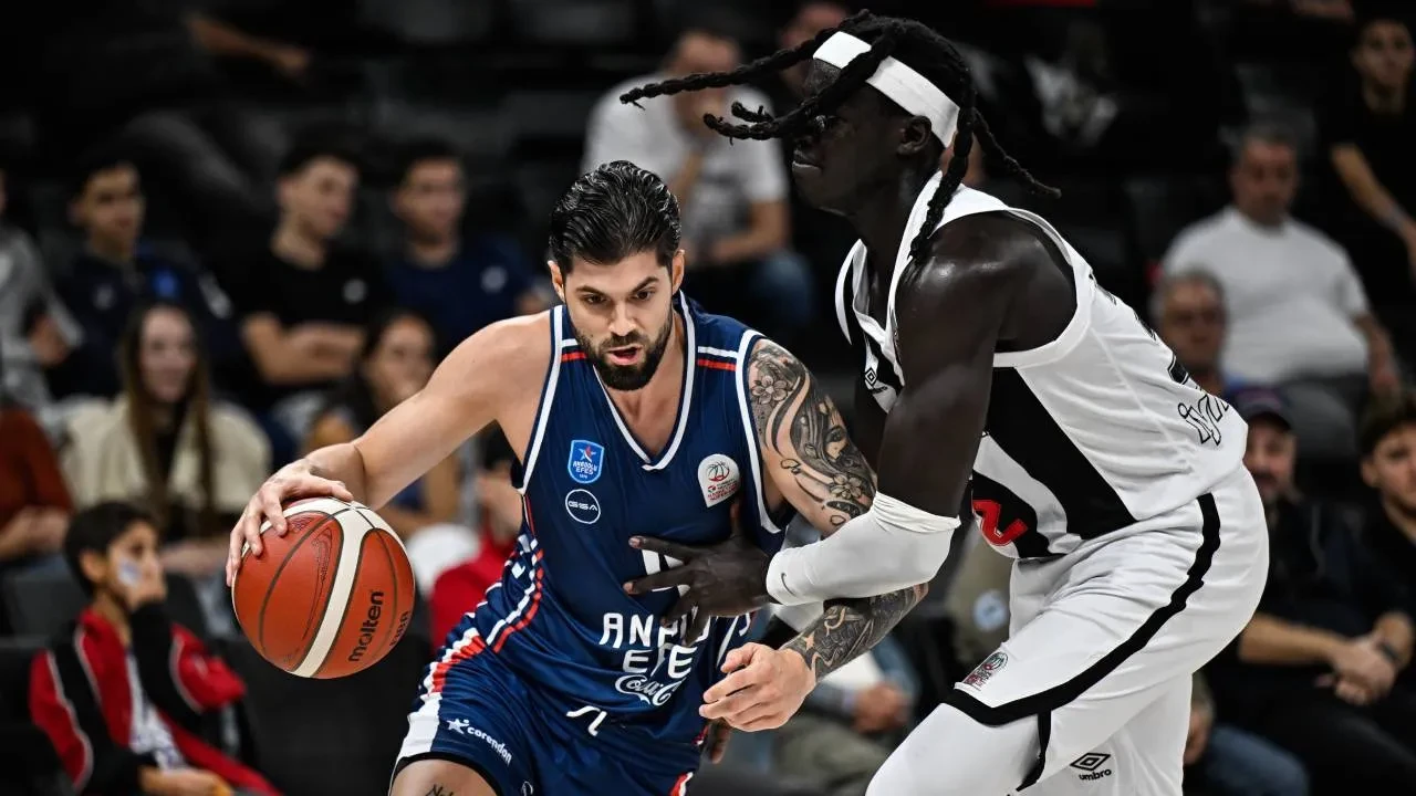 Anadolu Efes, sahasında Beşiktaş'ı mağlup etti! Lacivert-beyazlılardan 95-81'lik galibiyet
