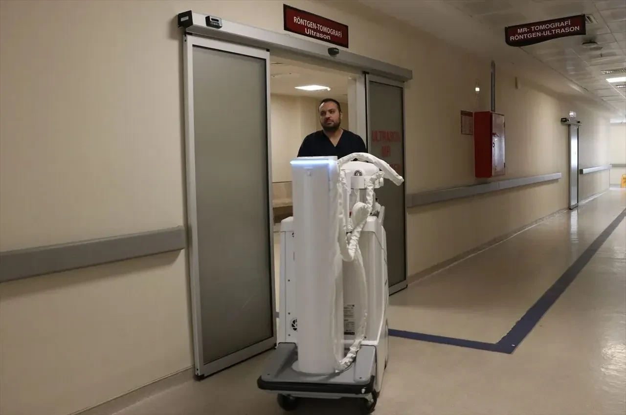 ASELSAN geliştirdi, hastanede kullanılmaya başlandı: İşte yerli mobil röntgen cihazı