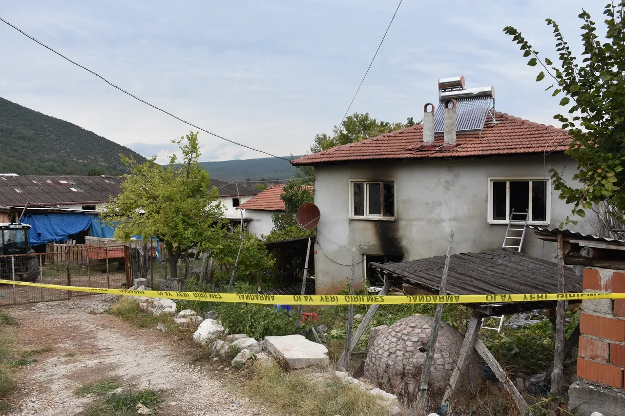Bilecik’teki yangın faciasında acı detay: Alevler arasına giren baba kız bir daha çıkamadı