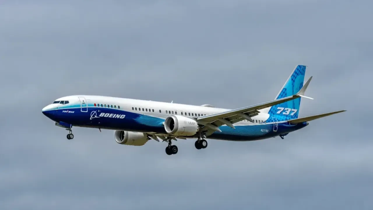 Boeing 737 MAX'te yazılım alarmı patlak verdi