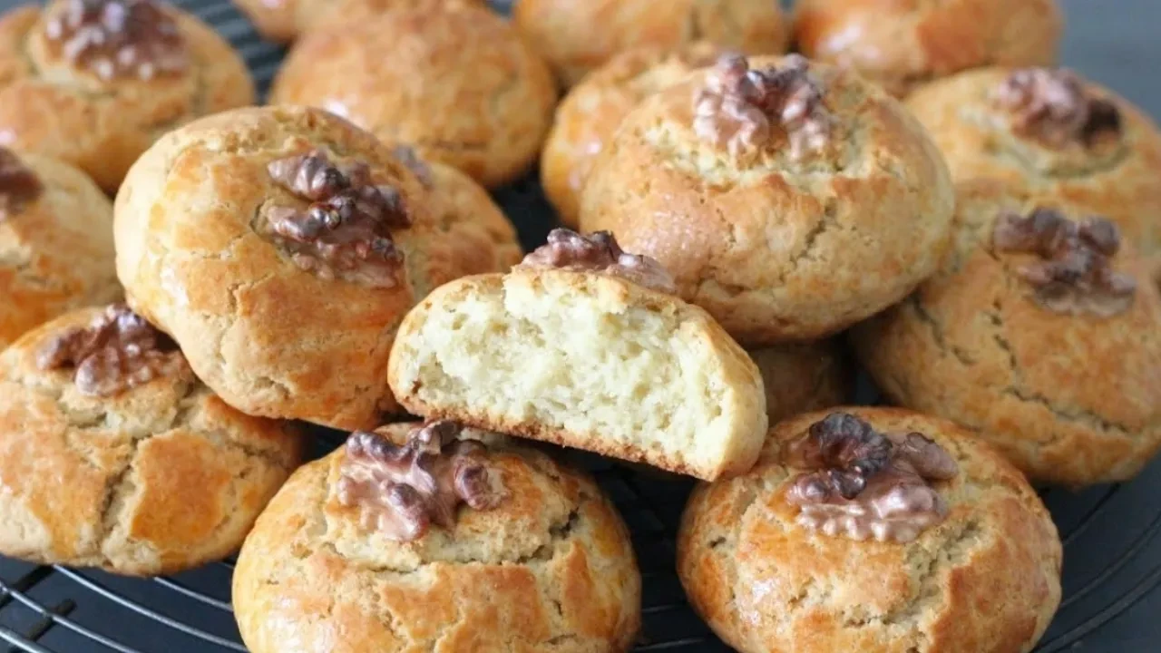 Erzurum'un yöresel pastası! Çay demlenene kadar hazır